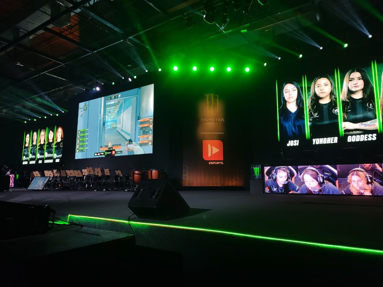 palco da BGS em que aconteceu a grande final do torneio de CS2 feminino