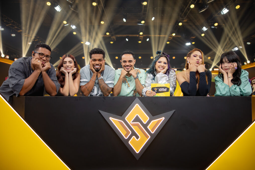 casters da FFWS posam para foto no palco